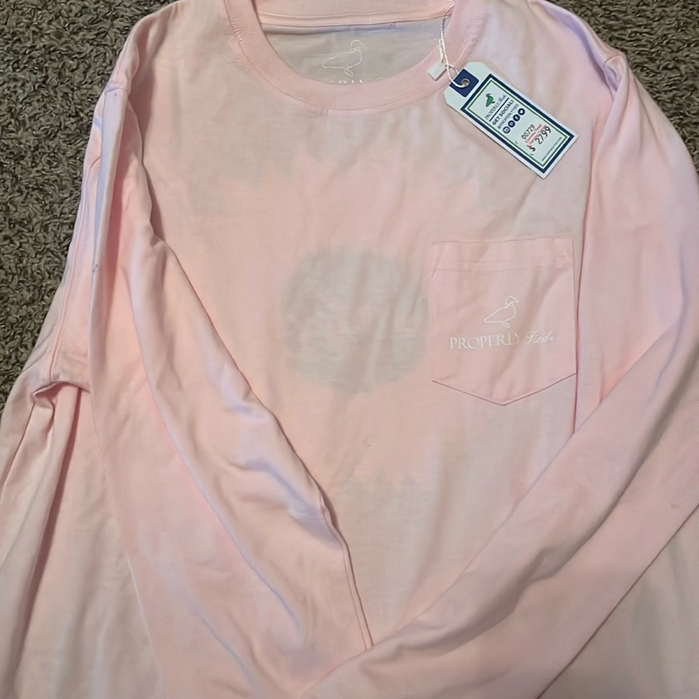 Long sleeve xl kids could fit small in women